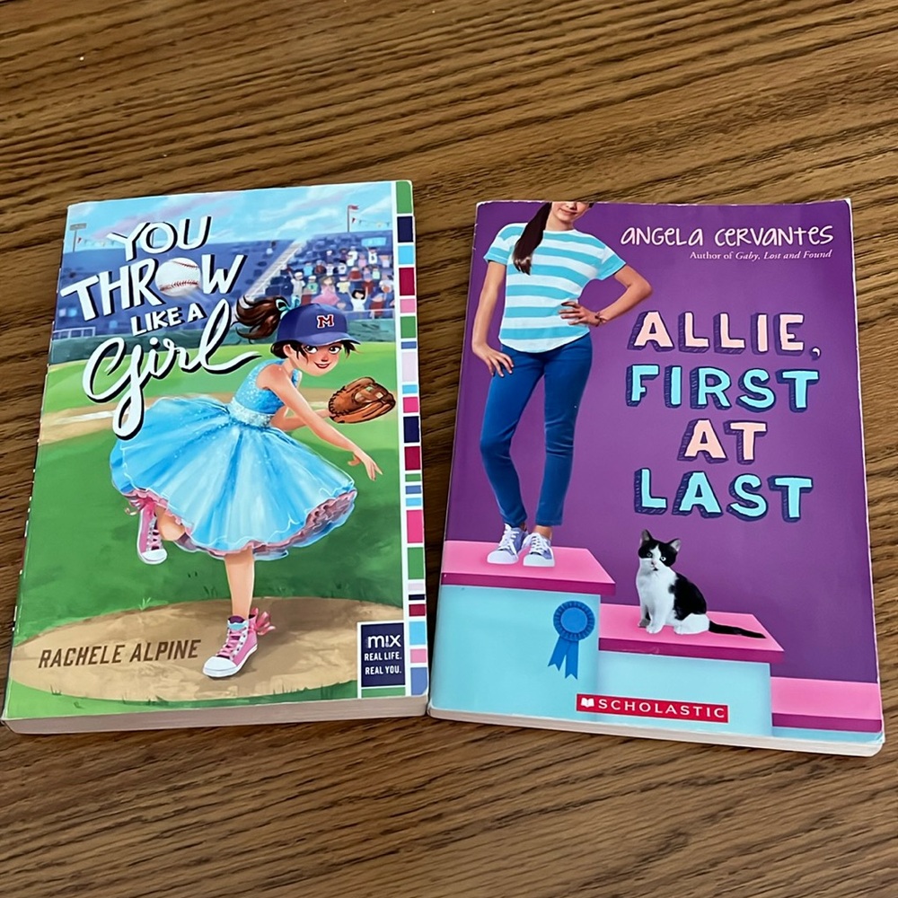 📚 Books, Lot of 2 📚